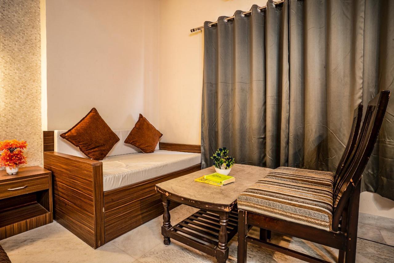 Hotel Tripli Udaipur Extérieur photo