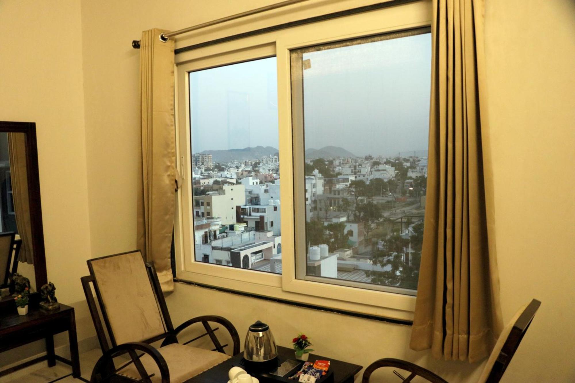 Hotel Tripli Udaipur Extérieur photo